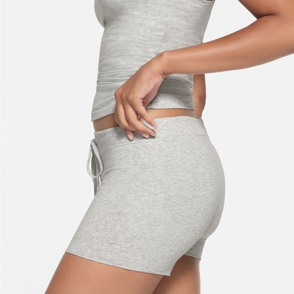 Brand new SKIMS Heather Grey Tank Top - Picture 3 of 6